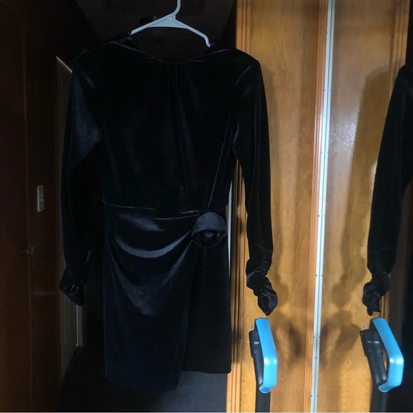 ZARA DRAPED VELVET DRESS WITH FLOWER - Picture 6 of 8